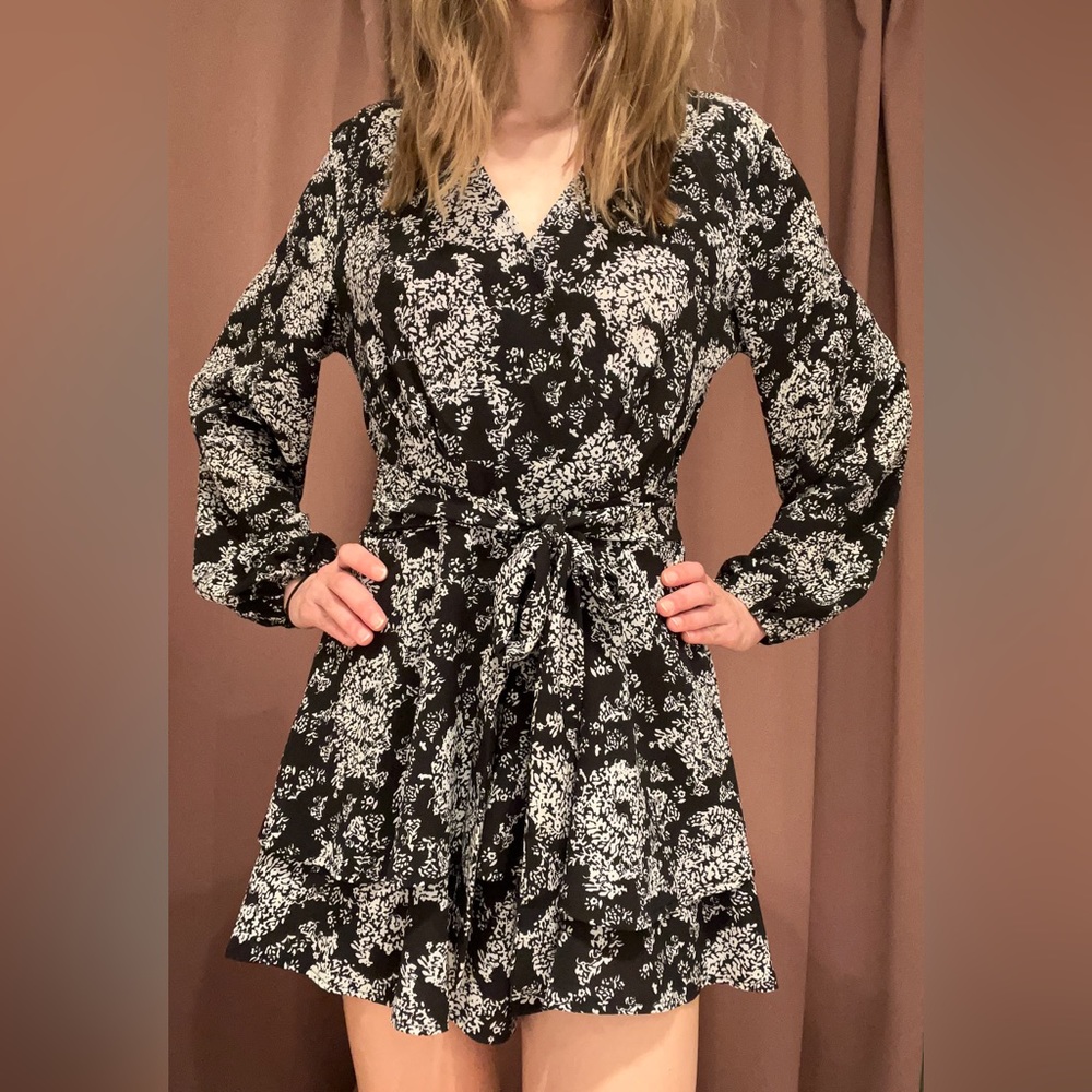 Black & White Floral Romper | Size: Small